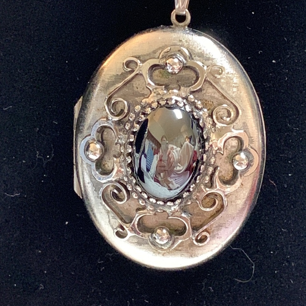 Whiting and Davis Vintage Locket bracelet earrings size Small to medium 2” 1/4” - Picture 4 of 13